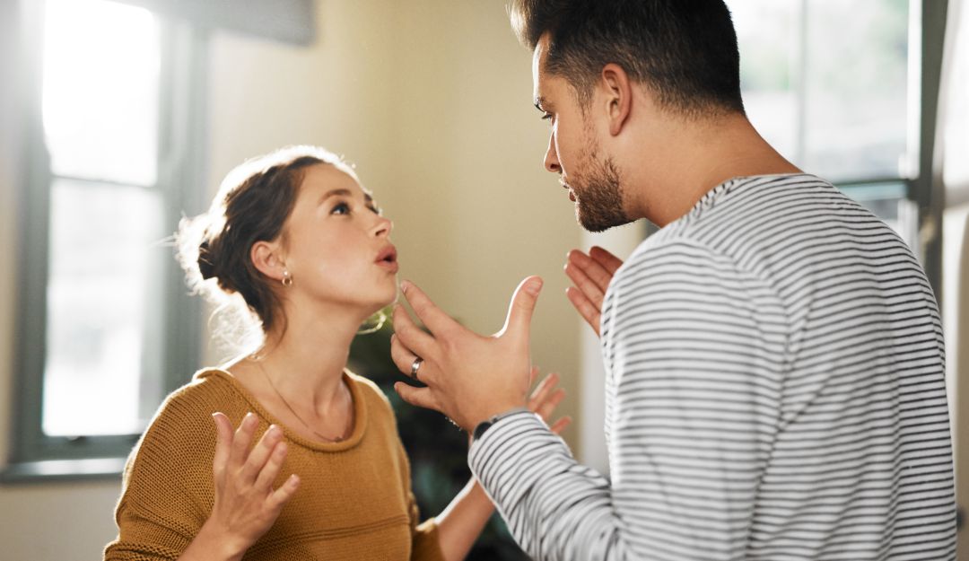 cómo hablar con tu pareja sobre problemas familiares sin pelear